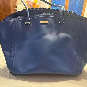 Kate Spade Maple Court Maxine Scalloped Leather Tote Bag in Hyacinth